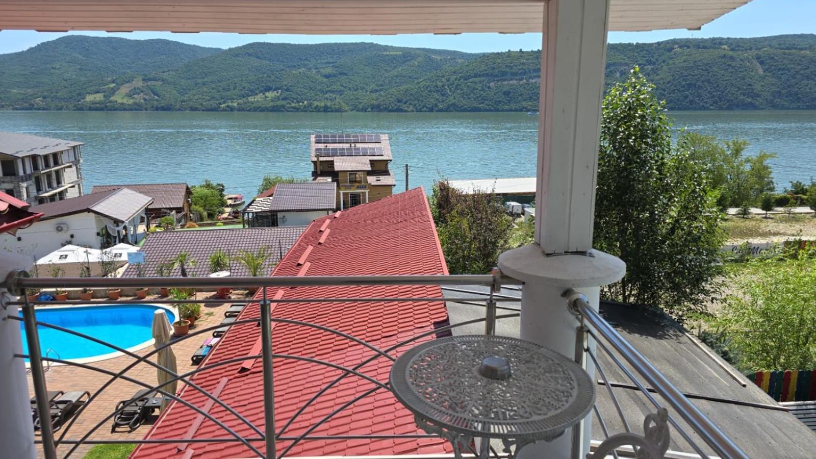 Casa Marina Hotel Ieşelniţa Buitenkant foto