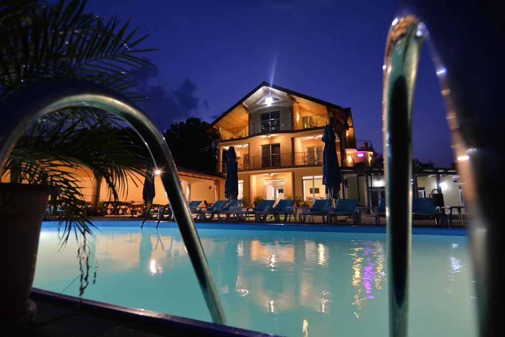 Casa Marina Hotel Ieşelniţa Buitenkant foto