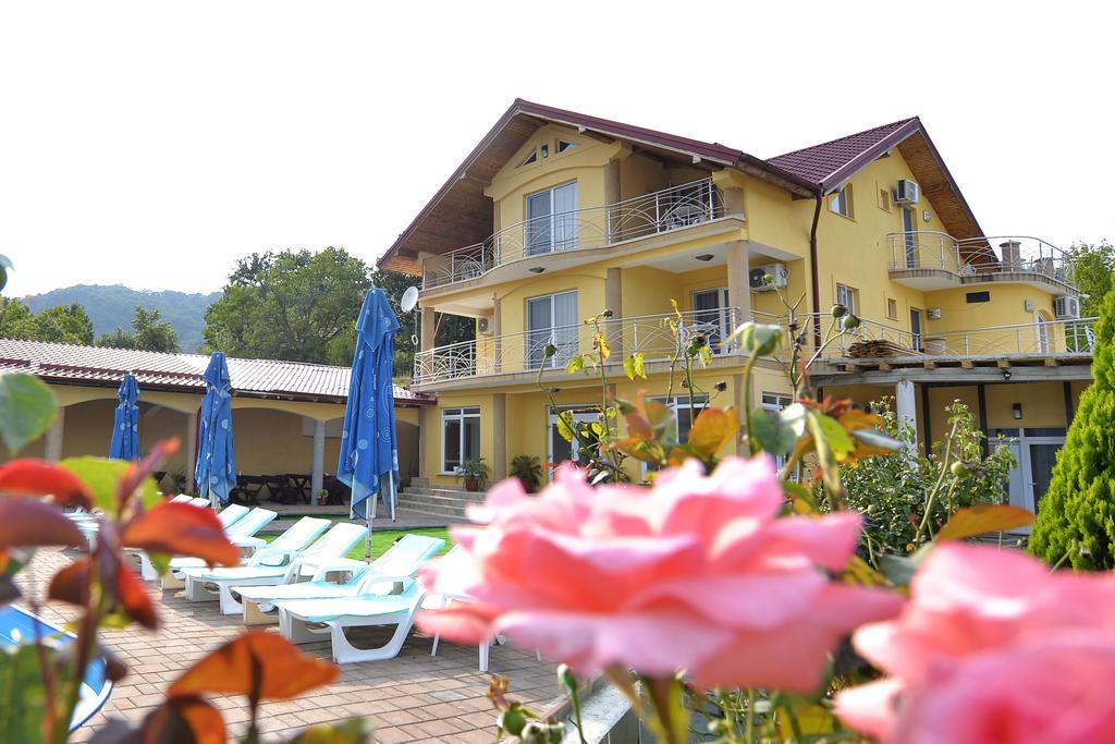 Casa Marina Hotel Ieşelniţa Buitenkant foto