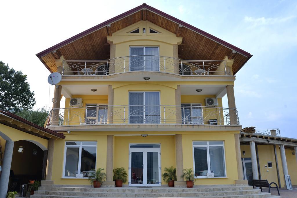 Casa Marina Hotel Ieşelniţa Buitenkant foto