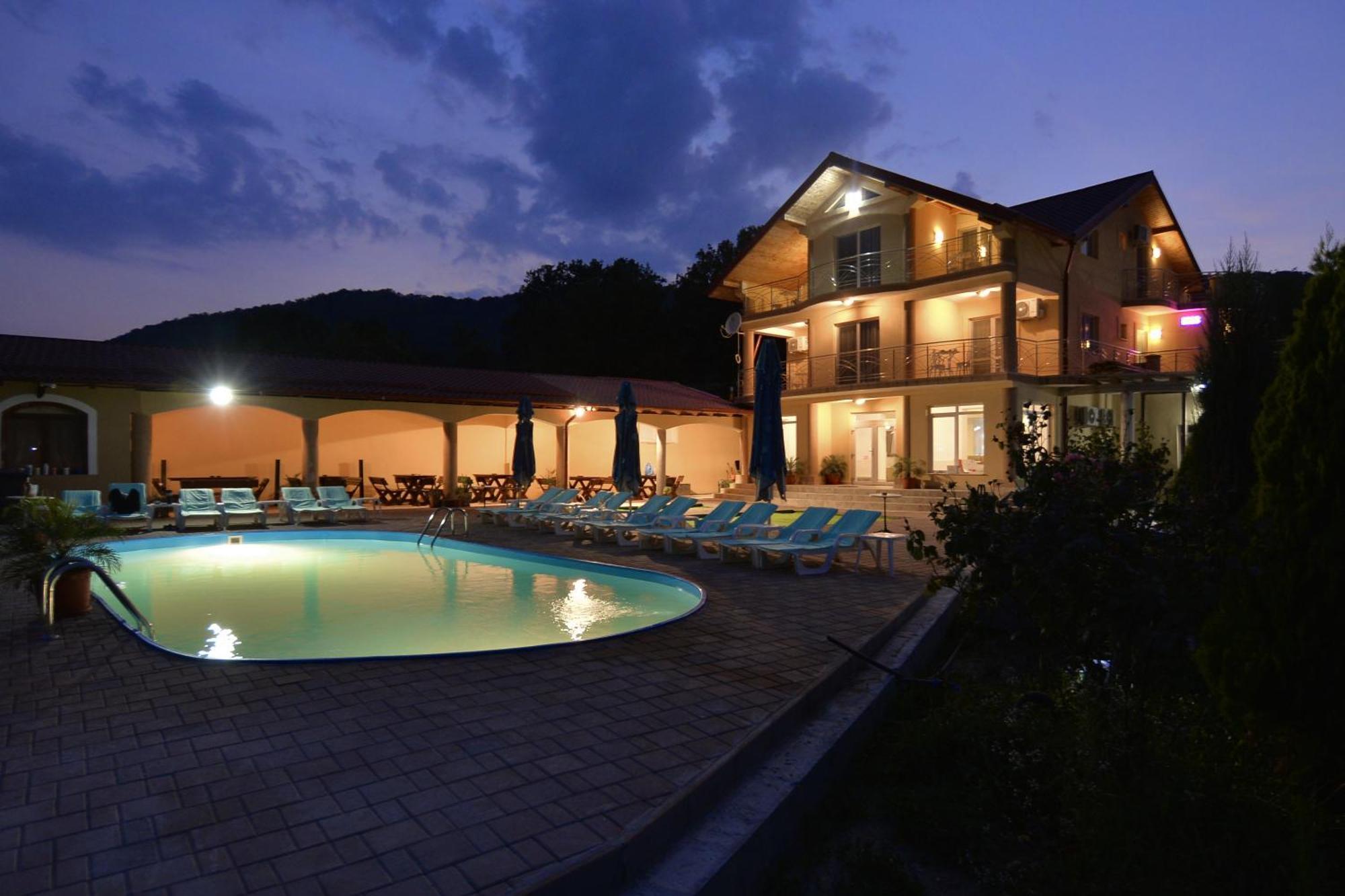 Casa Marina Hotel Ieşelniţa Buitenkant foto