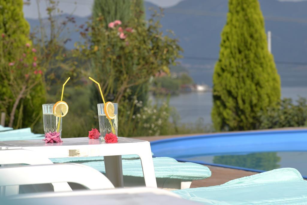 Casa Marina Hotel Ieşelniţa Buitenkant foto