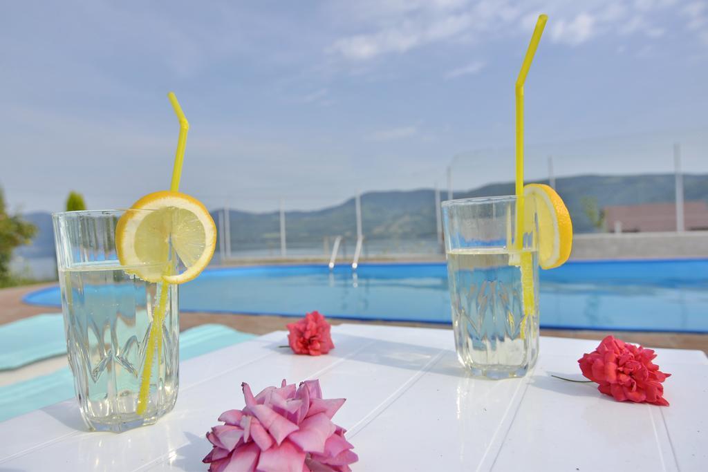 Casa Marina Hotel Ieşelniţa Buitenkant foto