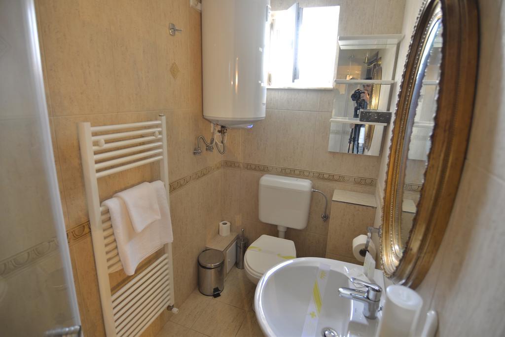 Casa Marina Hotel Ieşelniţa Buitenkant foto