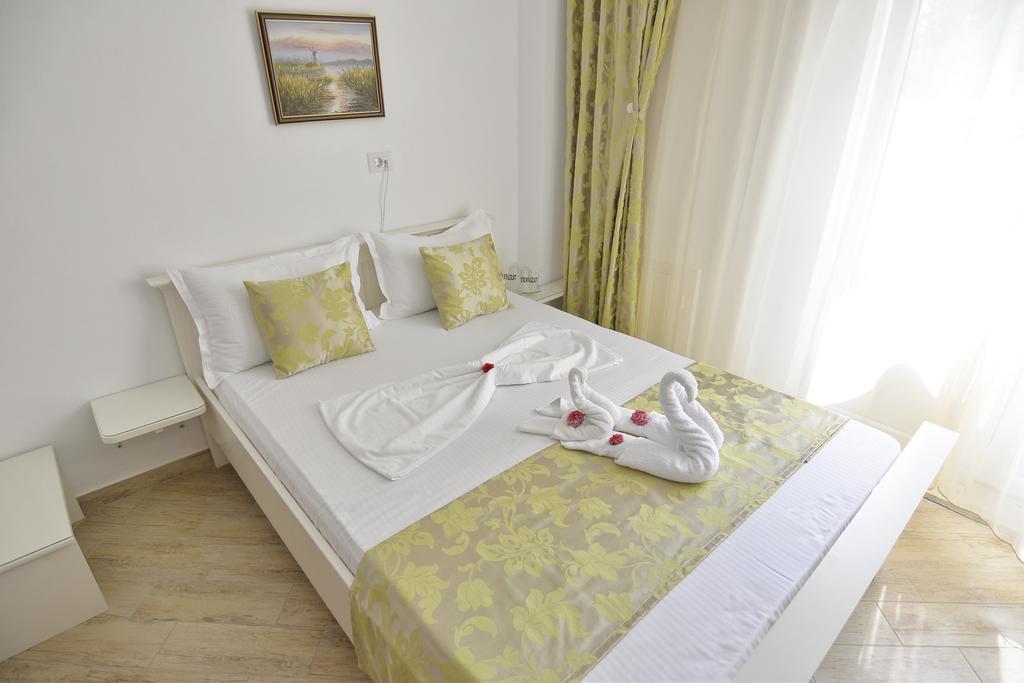Casa Marina Hotel Ieşelniţa Buitenkant foto