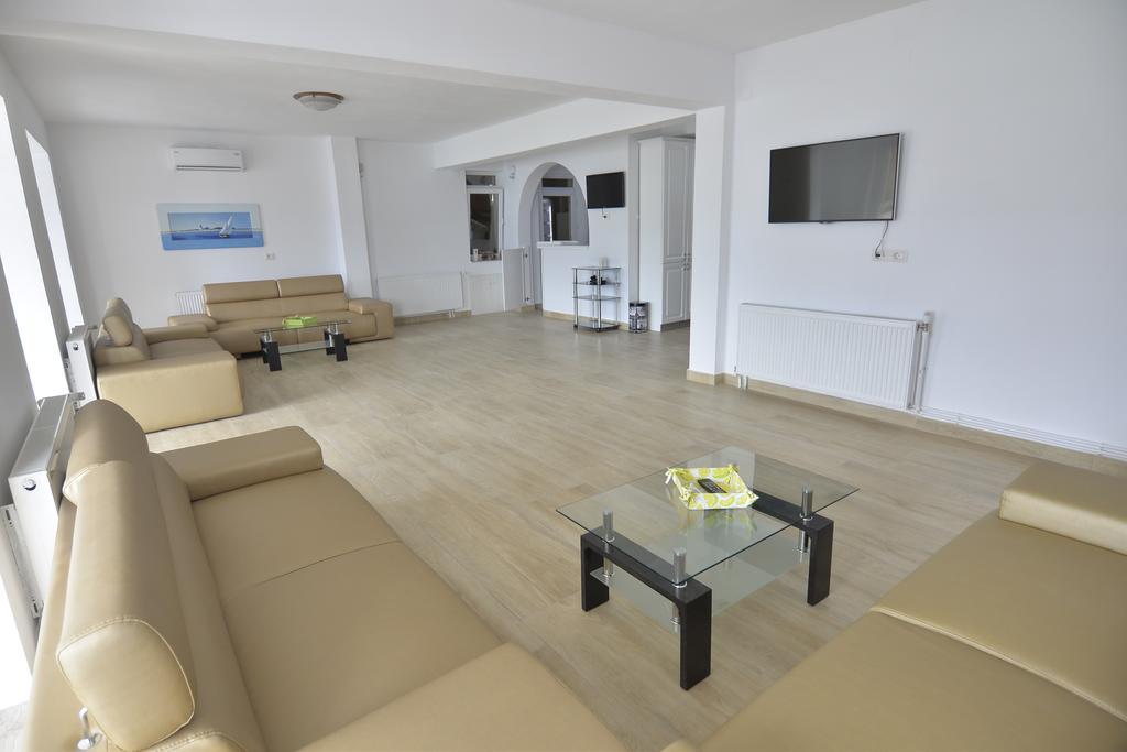 Casa Marina Hotel Ieşelniţa Buitenkant foto