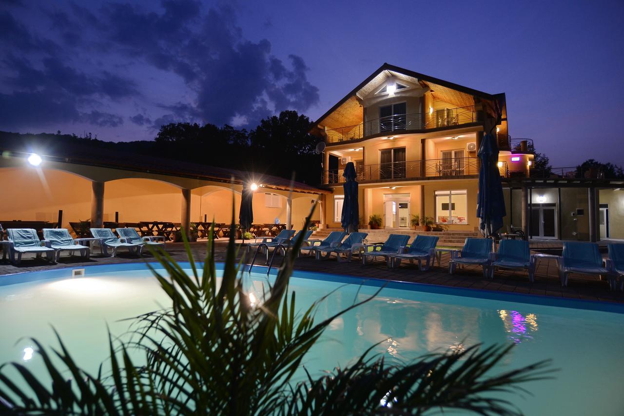 Casa Marina Hotel Ieşelniţa Buitenkant foto